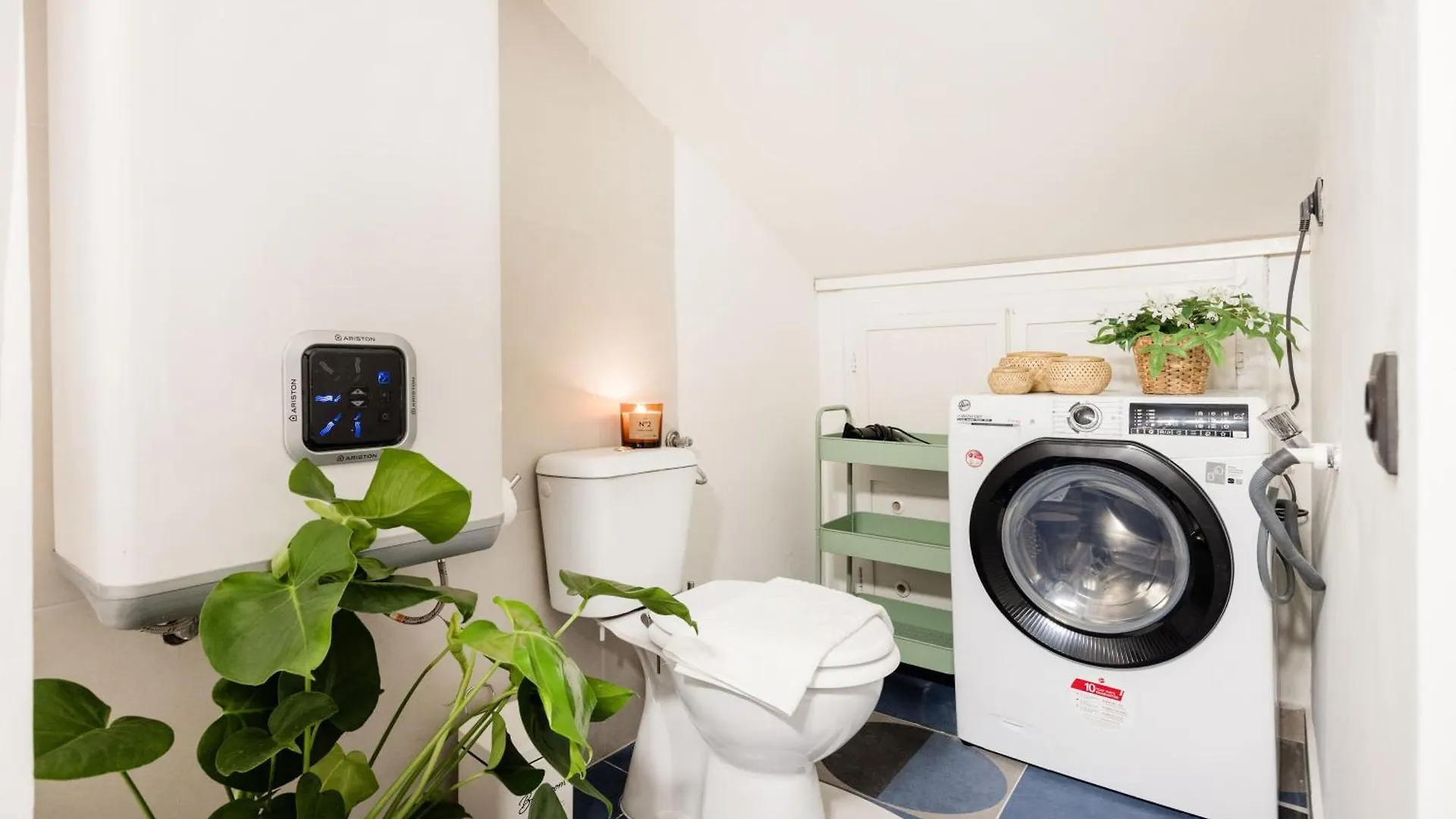 Spacious 5Br Retreat For 16 By Dohany Synagogue & Fashion St Budapest Apartment