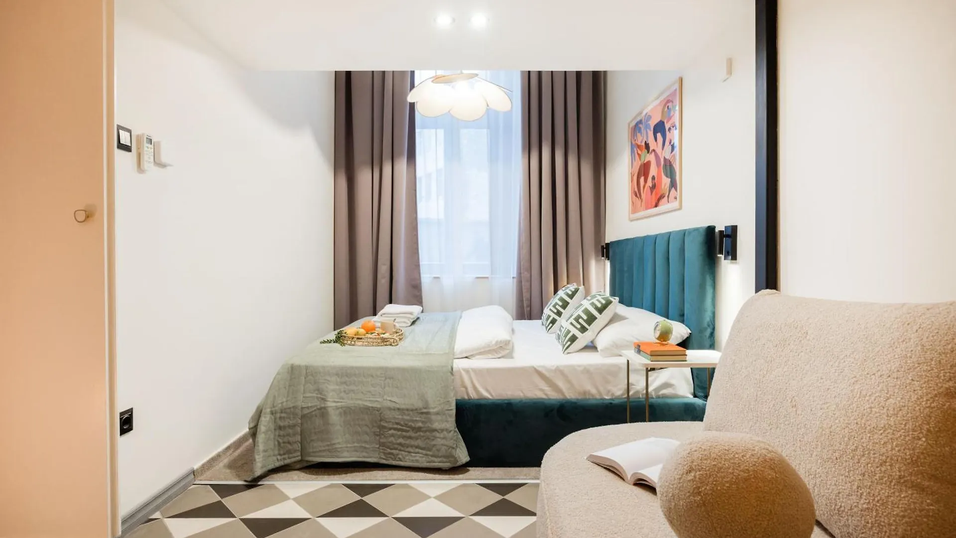 Spacious 5Br Retreat For 16 By Dohany Synagogue & Fashion St Budapest Hungary